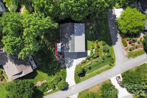 81 Chestnut Lane Hendersonville NC 28792