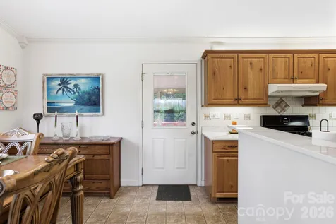 81 Chestnut Lane Hendersonville NC 28792