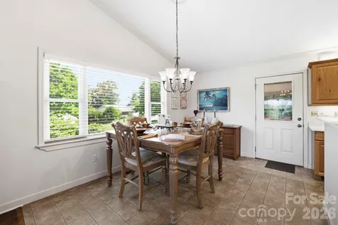 81 Chestnut Lane Hendersonville NC 28792
