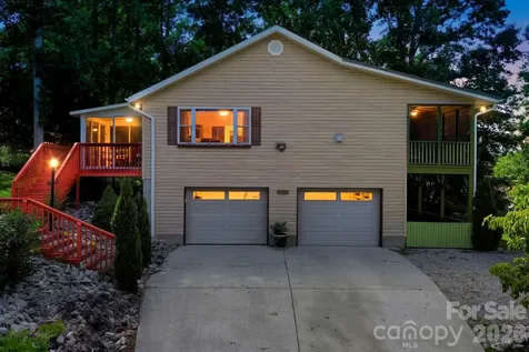 81 Chestnut Lane Hendersonville NC 28792