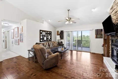 81 Chestnut Lane Hendersonville NC 28792