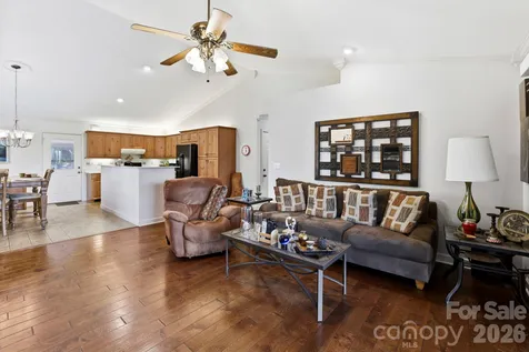 81 Chestnut Lane Hendersonville NC 28792