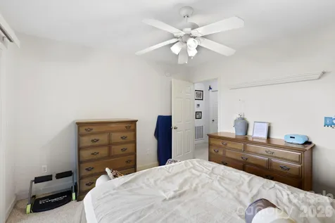 81 Chestnut Lane Hendersonville NC 28792