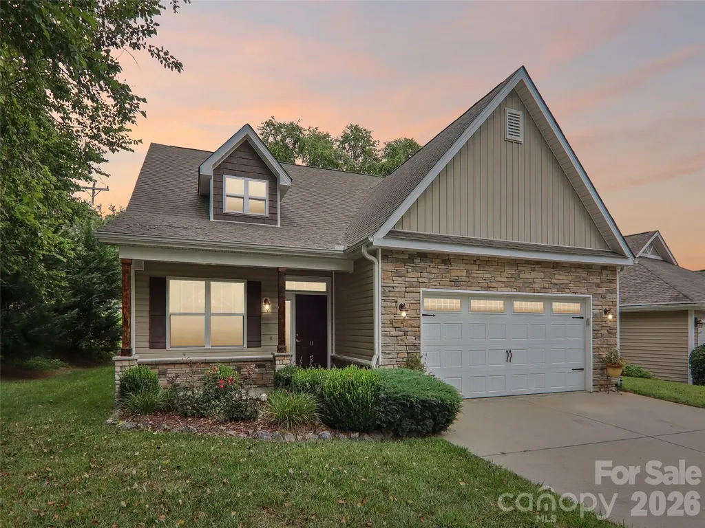 11 Eagle Pointe Way Flat Rock NC 28731