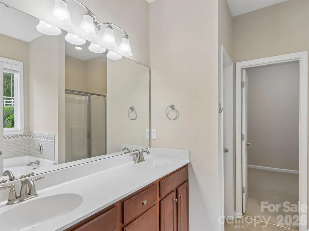 11 Eagle Pointe Way Flat Rock NC 28731