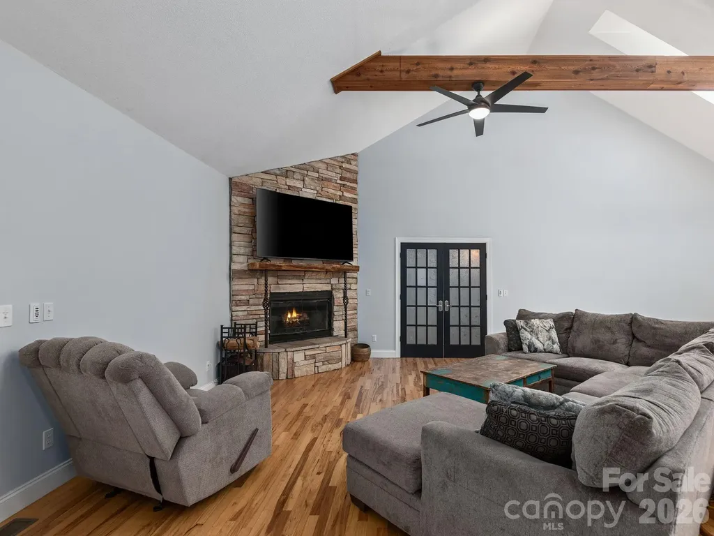 49 Indian Ridge Trail Hendersonville NC 28739