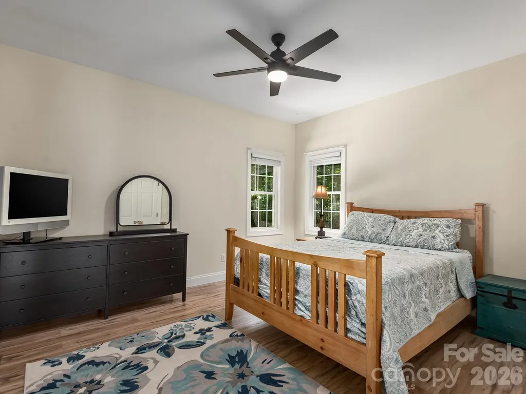 49 Indian Ridge Trail Hendersonville NC 28739