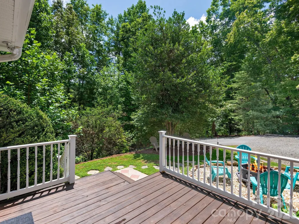 49 Indian Ridge Trail Hendersonville NC 28739