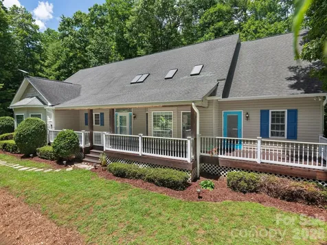 49 Indian Ridge Trail Hendersonville NC 28739