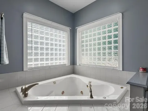 49 Indian Ridge Trail Hendersonville NC 28739