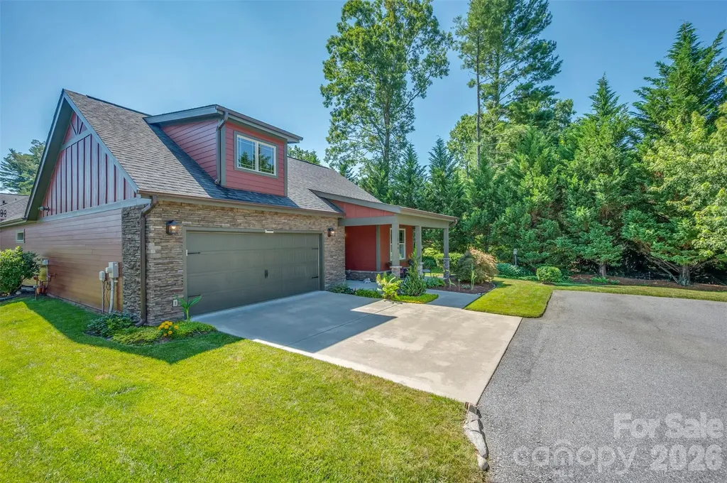 584 Summerfield Place Flat Rock NC 28731