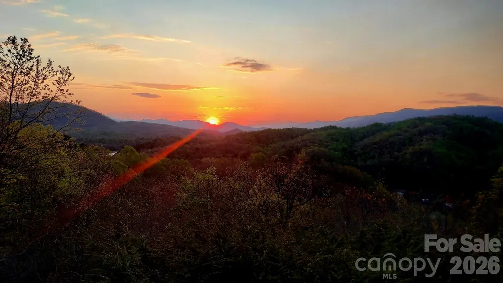 925 Appalachian Way Bryson City NC 28713