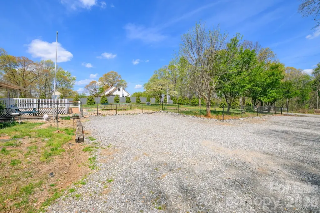 533 Tuckers Grove Road Statesville NC 28625
