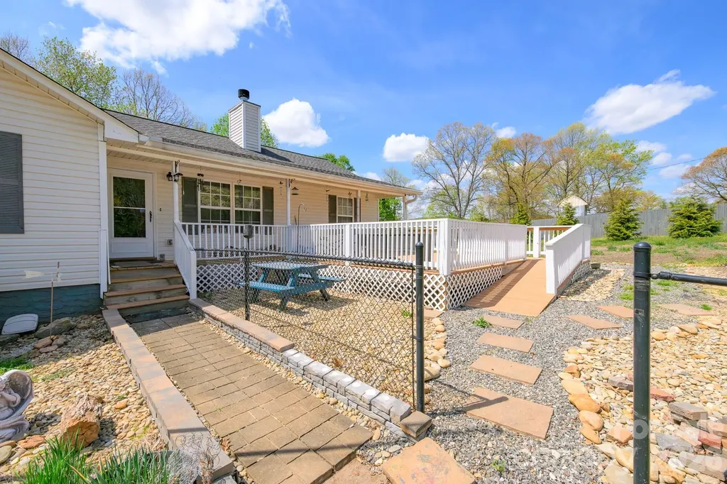 533 Tuckers Grove Road Statesville NC 28625