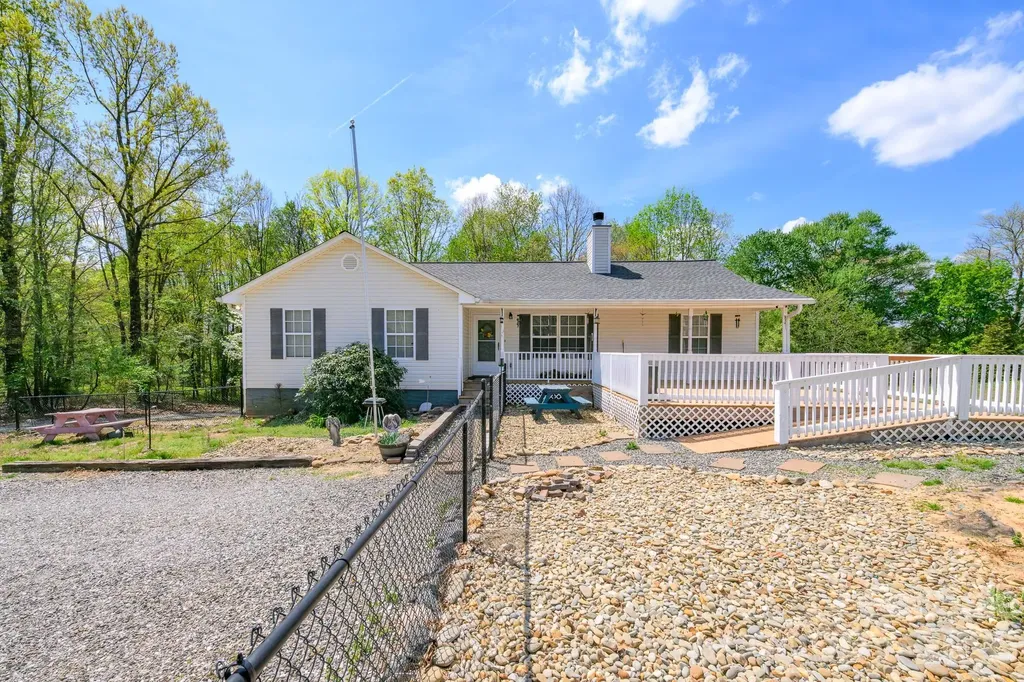 533 Tuckers Grove Road Statesville NC 28625