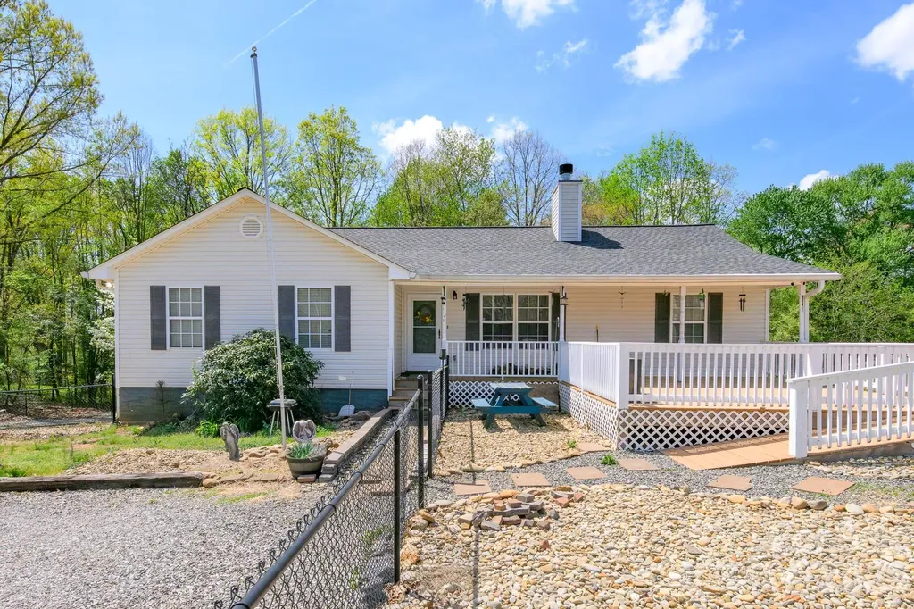 533 Tuckers Grove Road Statesville NC 28625