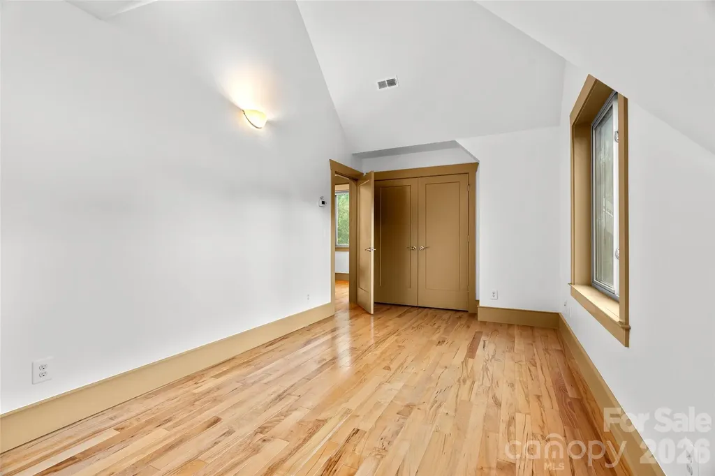 337 Sand Hill Road Asheville NC 28806