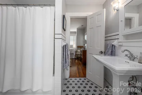 4 Buena Vista Road Asheville NC 28803