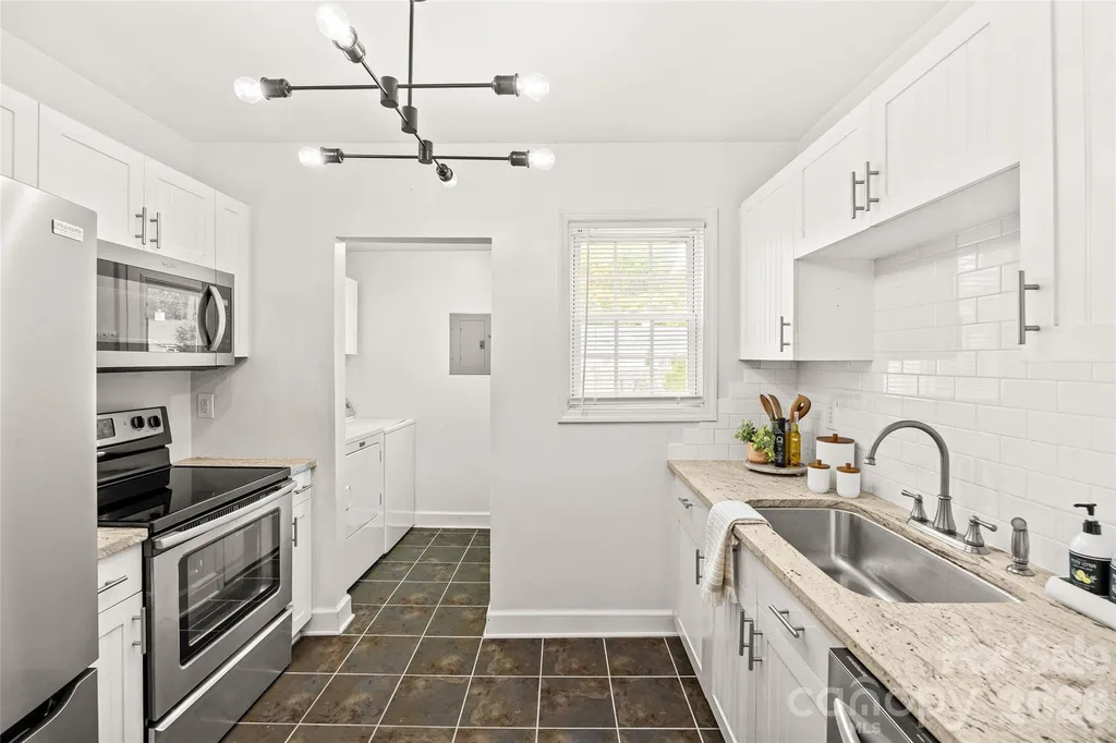 1562 Pecan Avenue Charlotte NC 28205
