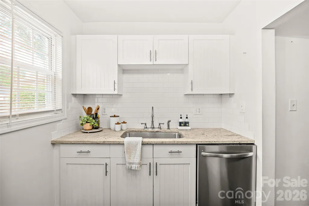 1562 Pecan Avenue Charlotte NC 28205