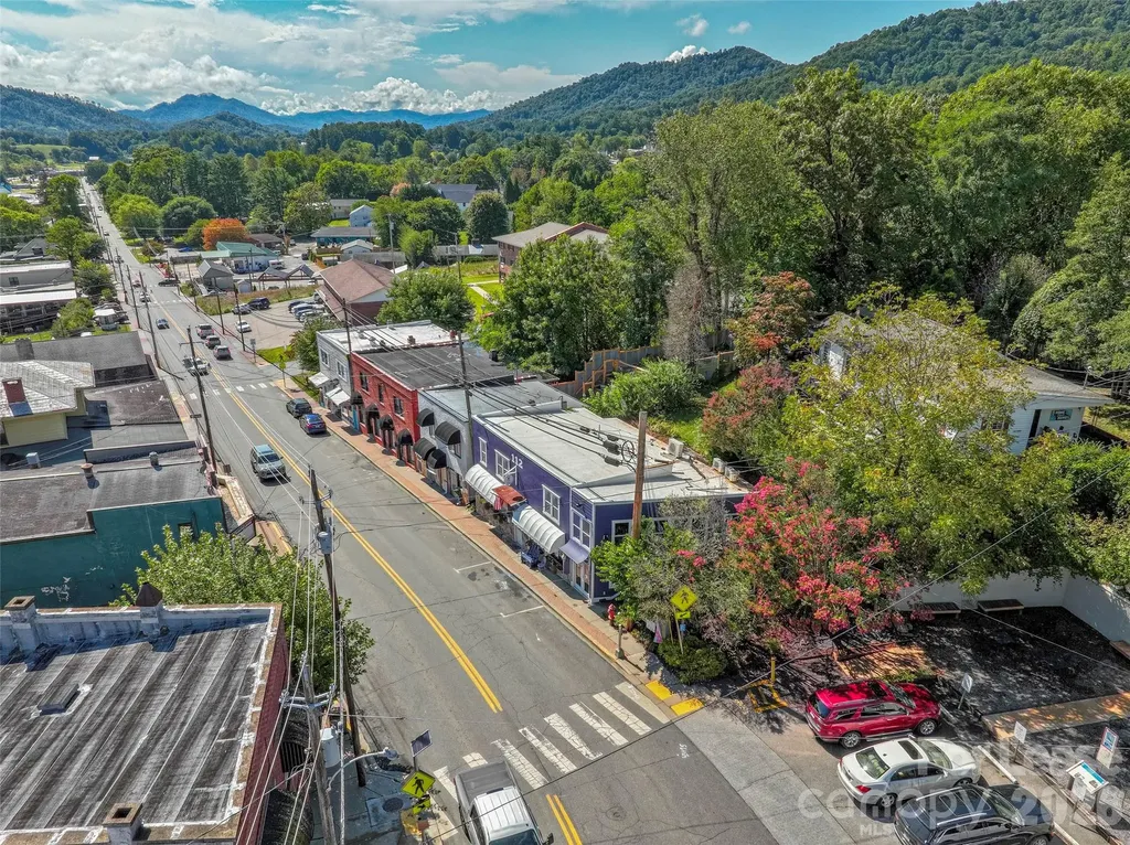 112 W Main Street Burnsville NC 28714