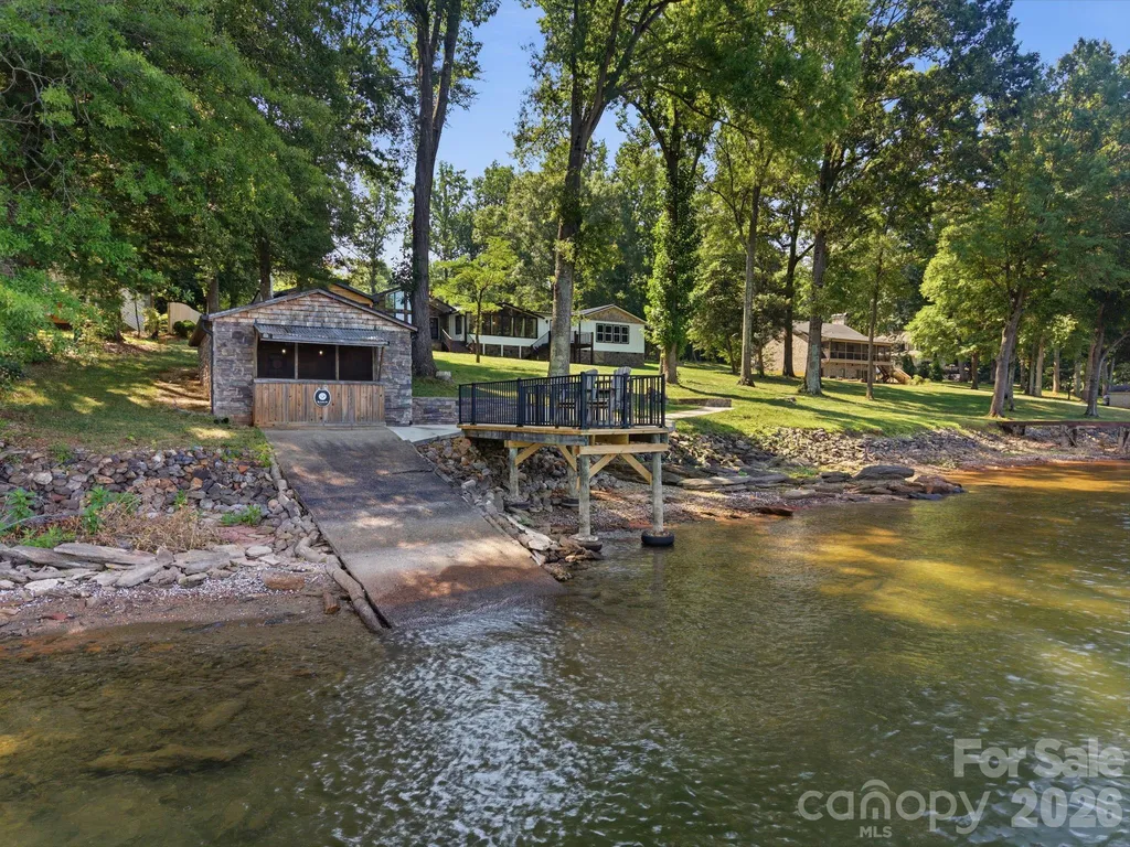 1367 Roundstone Road Sherrills Ford NC 28673