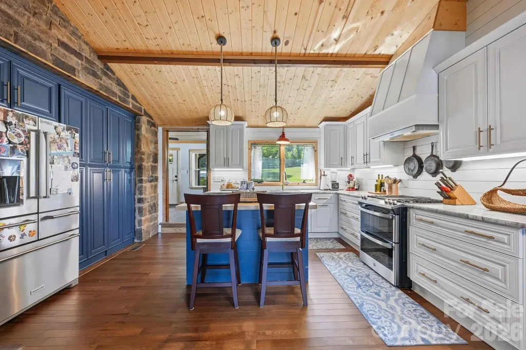 1367 Roundstone Road Sherrills Ford NC 28673