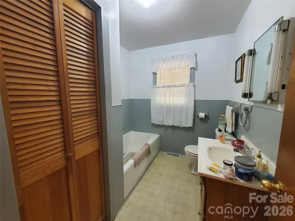 886 Hanging Rock Road Spruce Pine NC 28777