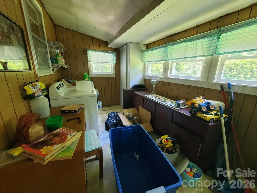 886 Hanging Rock Road Spruce Pine NC 28777