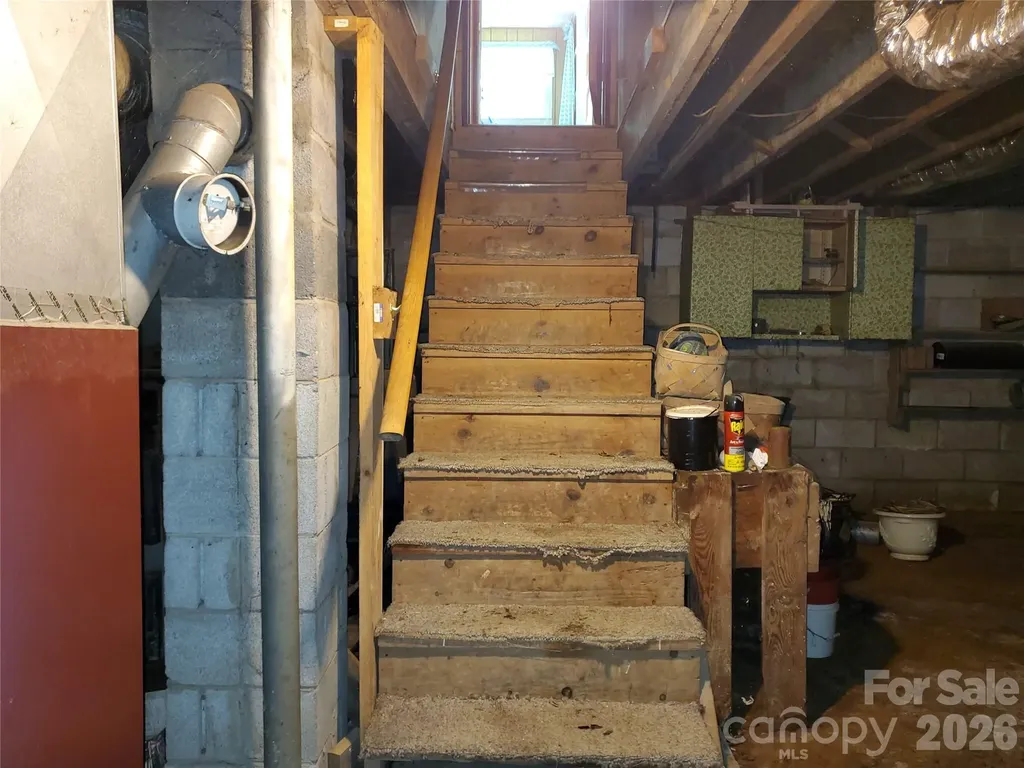 886 Hanging Rock Road Spruce Pine NC 28777