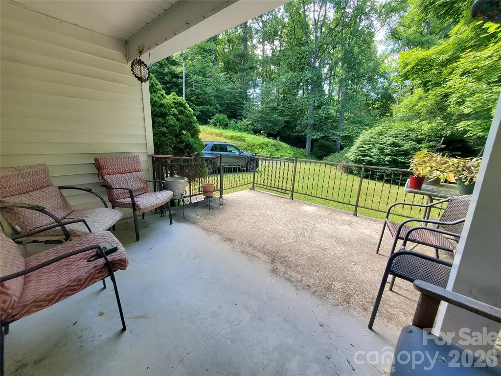 886 Hanging Rock Road Spruce Pine NC 28777