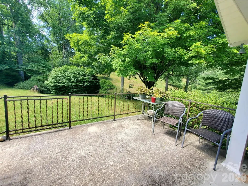 886 Hanging Rock Road Spruce Pine NC 28777