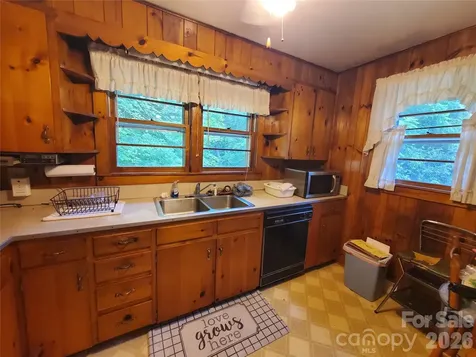886 Hanging Rock Road Spruce Pine NC 28777