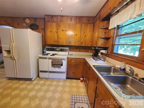886 Hanging Rock Road Spruce Pine NC 28777