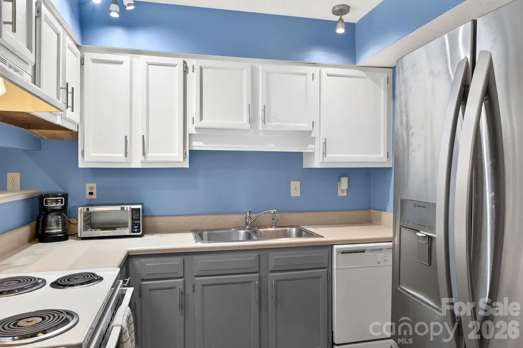 9 Ravencroft Lane Asheville NC 28803