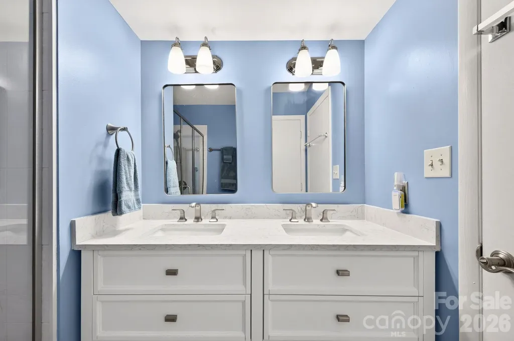 9 Ravencroft Lane Asheville NC 28803