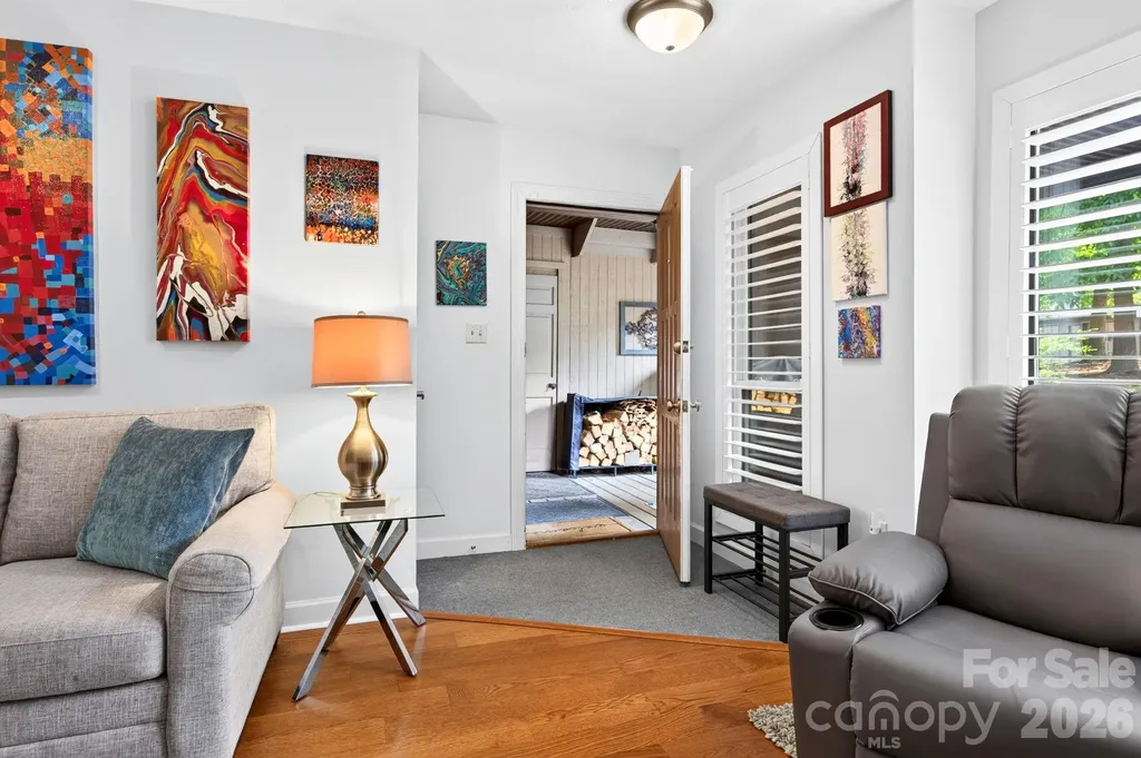 9 Ravencroft Lane Asheville NC 28803