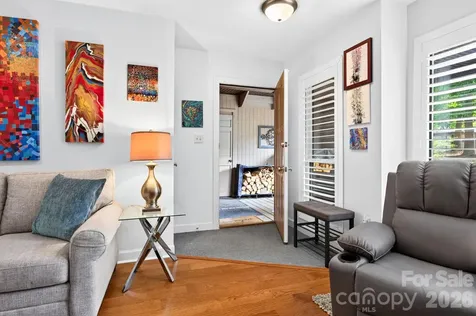 9 Ravencroft Lane Asheville NC 28803