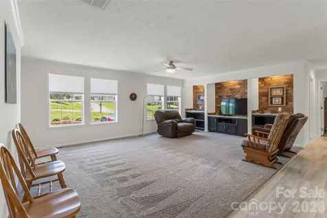 1940 Eastbrook Circle Morganton NC 28655