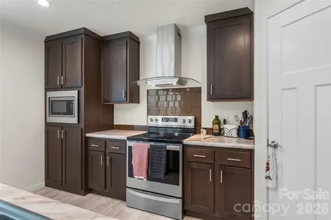 1940 Eastbrook Circle Morganton NC 28655