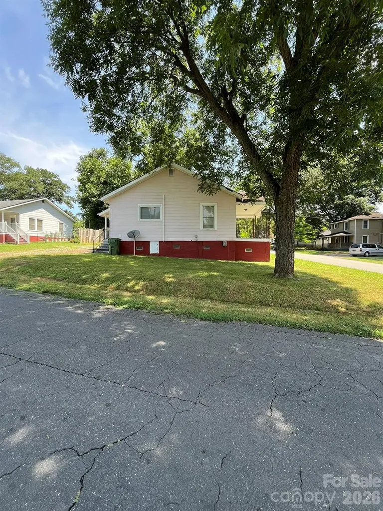 208 Bell Street Mount Holly NC 28120