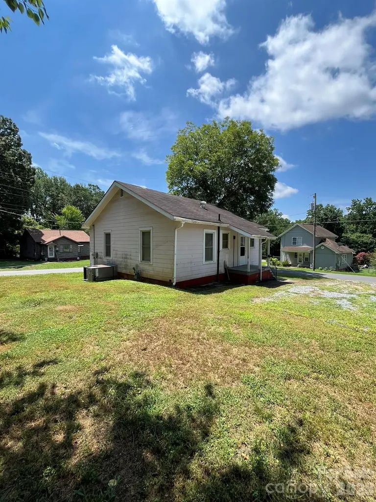 208 Bell Street Mount Holly NC 28120