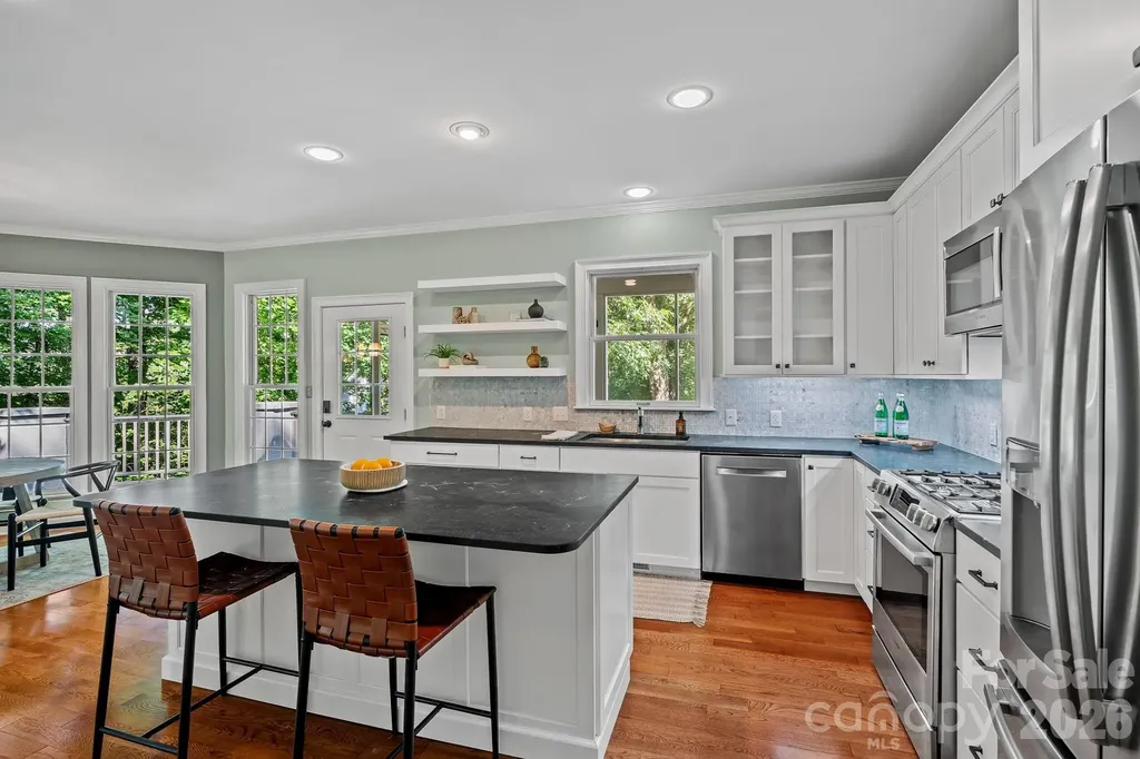 105 Welwyn Lane Asheville NC 28805