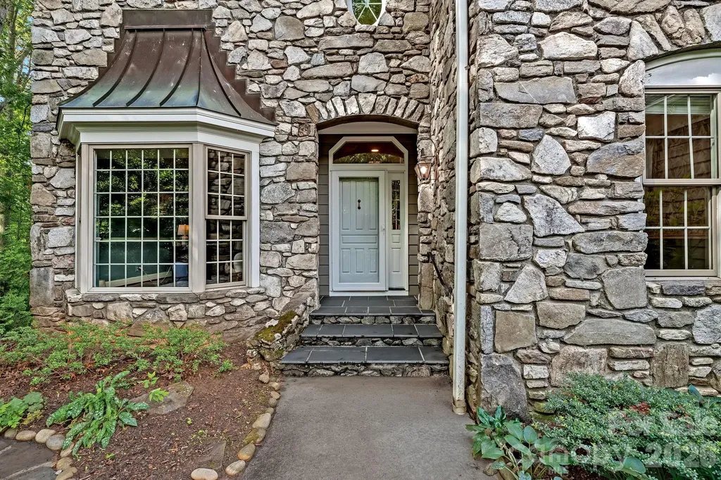 105 Welwyn Lane Asheville NC 28805