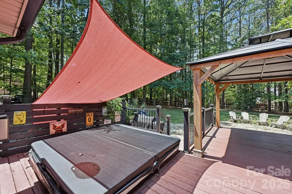 202 Indian Trail Mooresville NC 28117