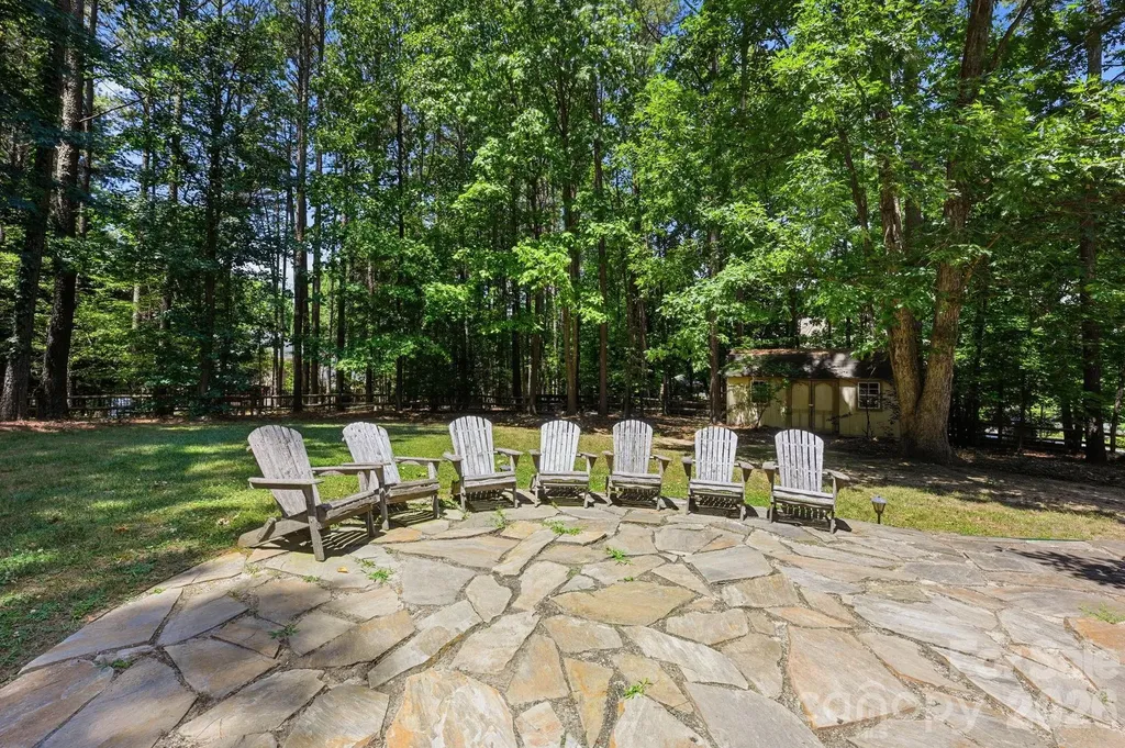 202 Indian Trail Mooresville NC 28117