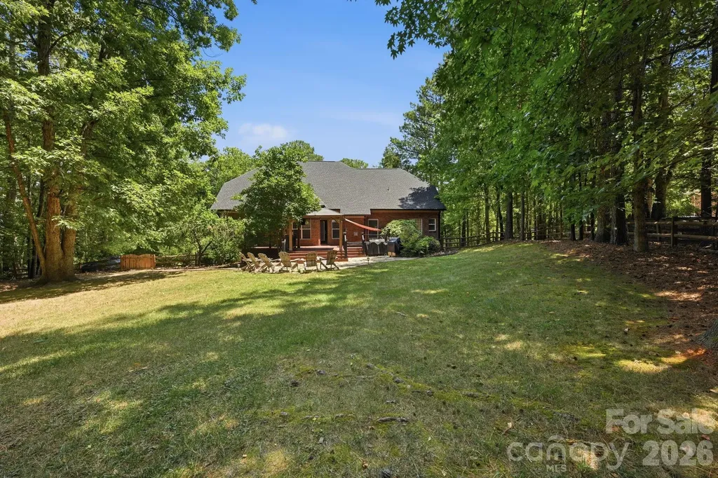 202 Indian Trail Mooresville NC 28117