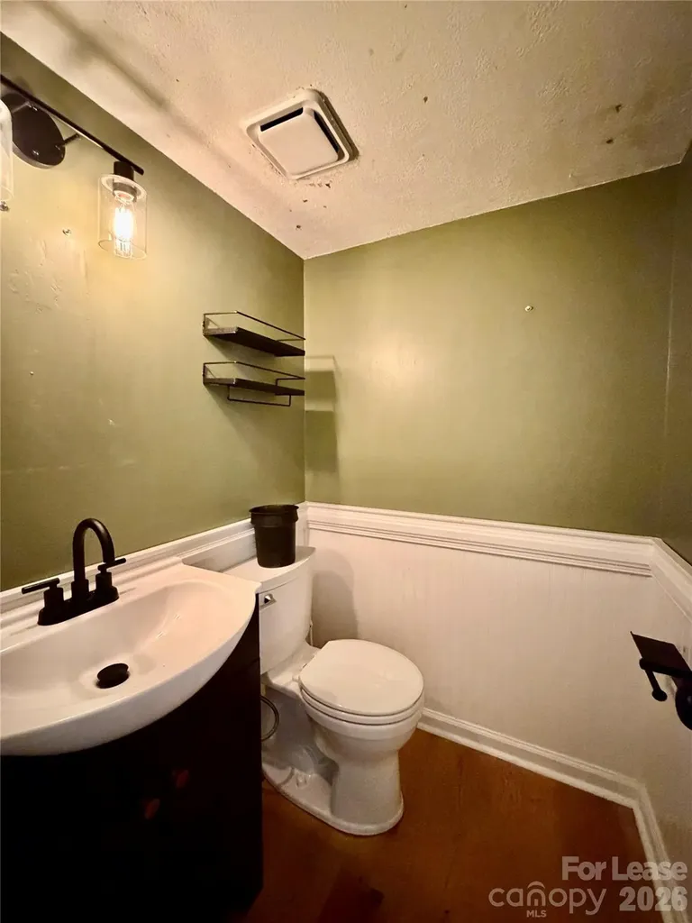 11809 Lansbury Court Charlotte NC 28226