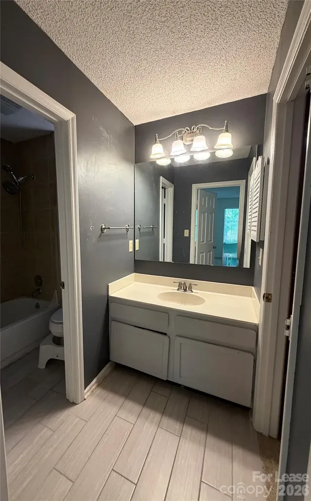 11809 Lansbury Court Charlotte NC 28226
