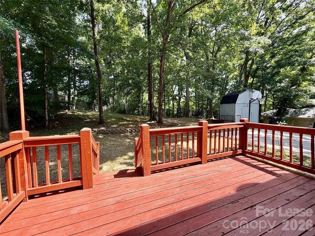 11809 Lansbury Court Charlotte NC 28226